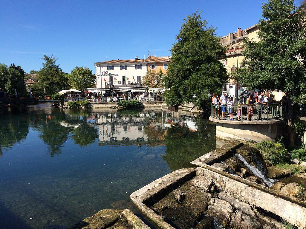 Studio De Charme Avec Sa Terrasse En Plein Coeur De Ville L'Isle-sur-la-Sorgue Bagian luar foto